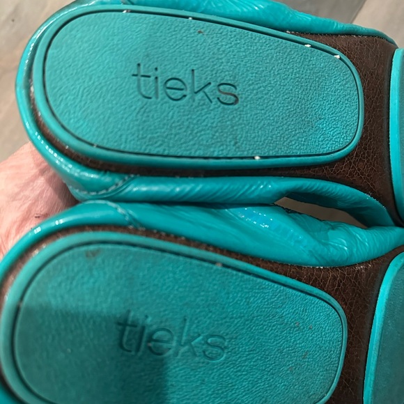 Tieks Turquoise  Blue Ballet Flats with Patent Leather Finish size 13 - Picture 6 of 8